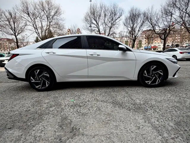 Hyundai Elantra — Фото автомобиля 7