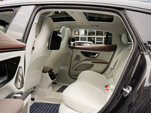 Mercedes-Benz EQS AMG — Фото автомобиля 12