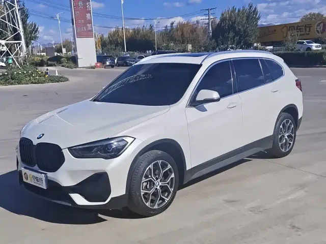 Фотография автомобиля — BMW X1