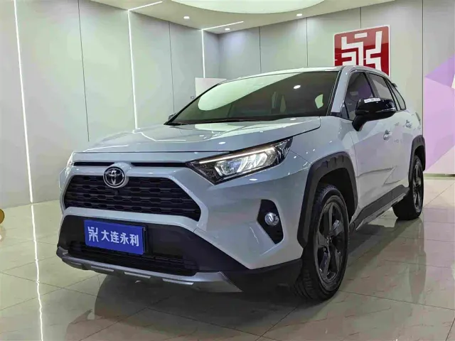Фотография автомобиля — Toyota RAV4