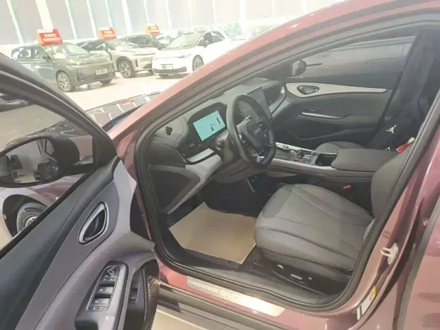 BYD Seal 07 DM-i — Фото автомобиля 15