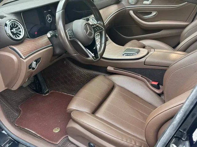 Mercedes-Benz E-Class — Фото автомобиля 4