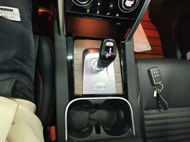 Land Rover Discovery Sport — Фото автомобиля 13