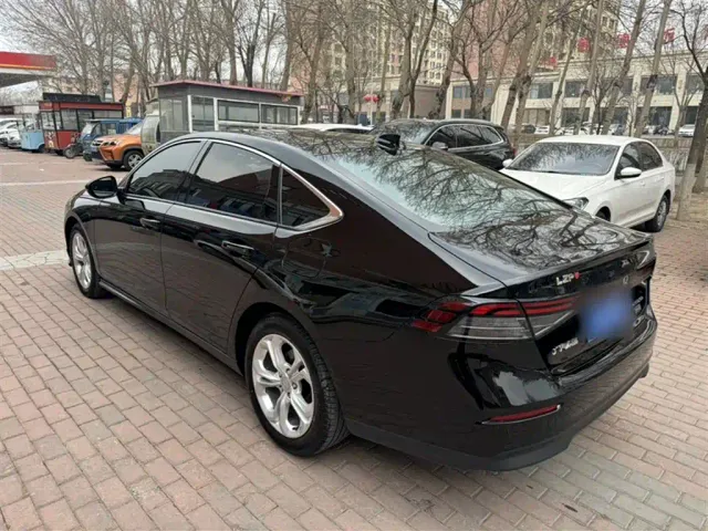 Honda Accord — Фото автомобиля 4