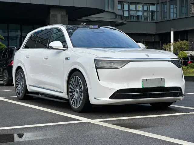 Aito M8 — Фото автомобиля 3
