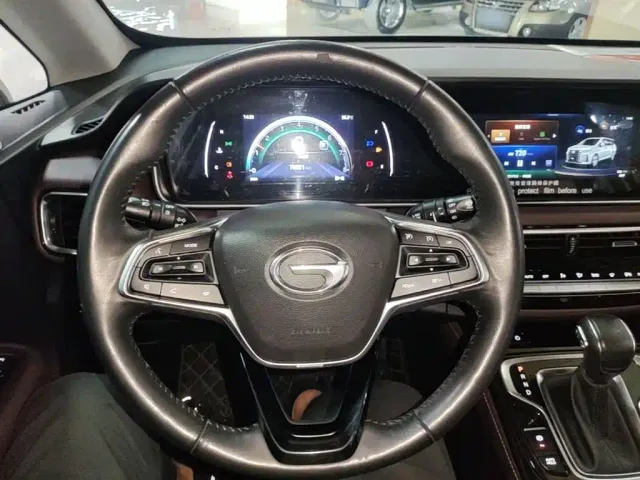 GAC Trumpchi M6 — Фото автомобиля 10