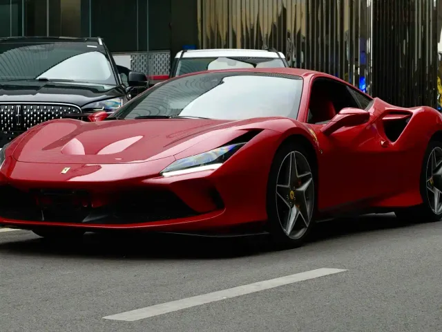Фотография автомобиля — Ferrari F8