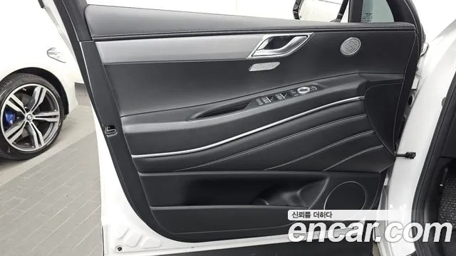 Genesis GV80 — Фото автомобиля 24