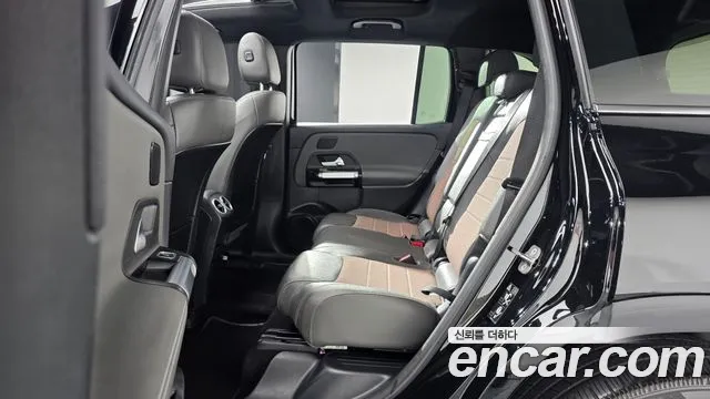 Mercedes-Benz EQB — Фото автомобиля 12