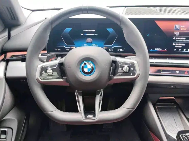 BMW i5 — Фото автомобиля 11