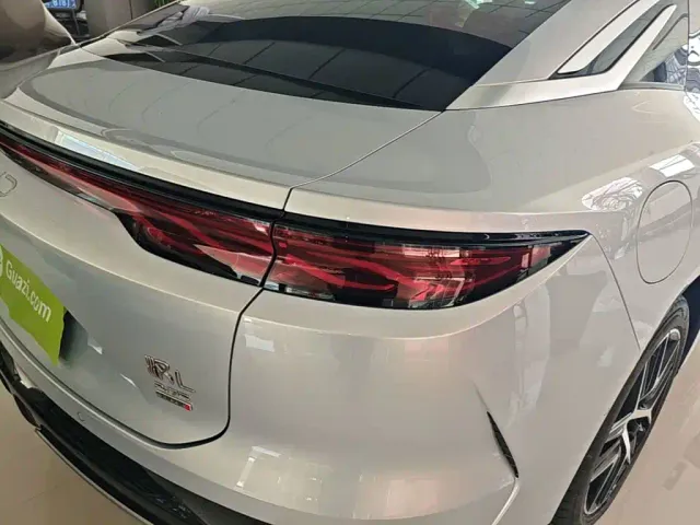 BYD Han L — Фото автомобиля 23