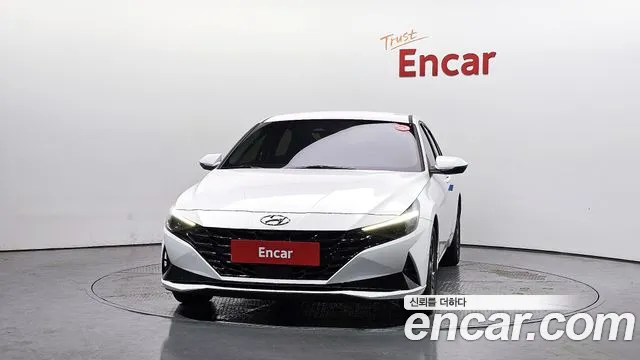 Hyundai AVANTE Avante (CN7) — Фото автомобиля 3