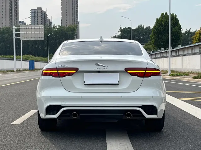 Jaguar XEL — Фото автомобиля 5