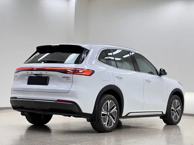 Geely Galaxy Starship 7 EM-i — Фото автомобиля 7