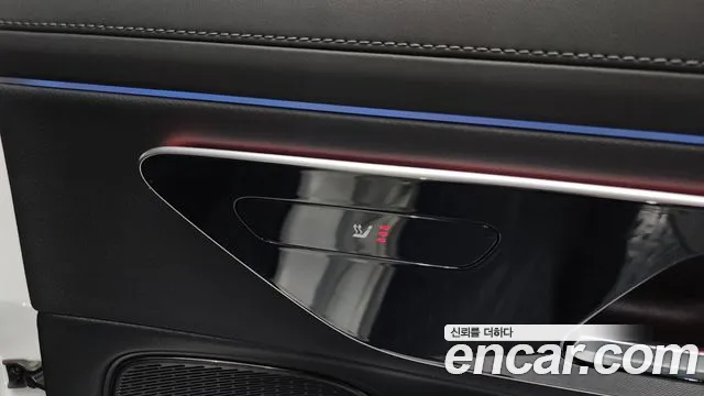 Mercedes-Benz E-Class — Фото автомобиля 28