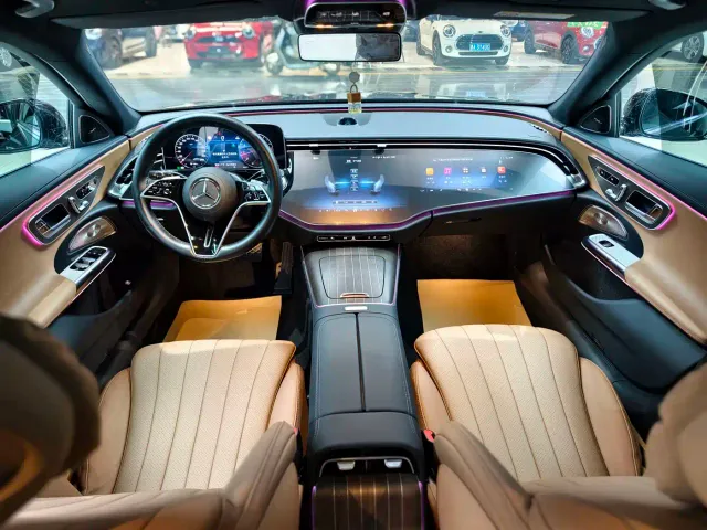 Mercedes-Benz E-Class — Фото автомобиля 8