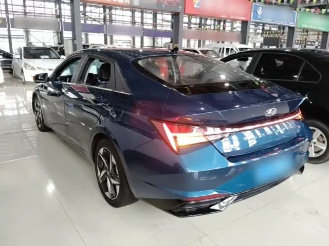 Hyundai Elantra — Фото автомобиля 4