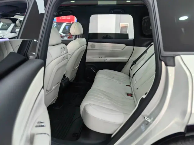 Changan Qiyuan Q07 — Фото автомобиля 6