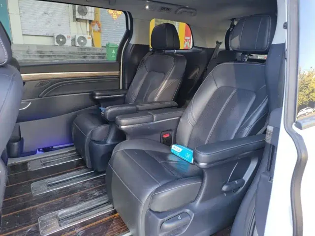 GAC Trumpchi M8 — Фото автомобиля 13