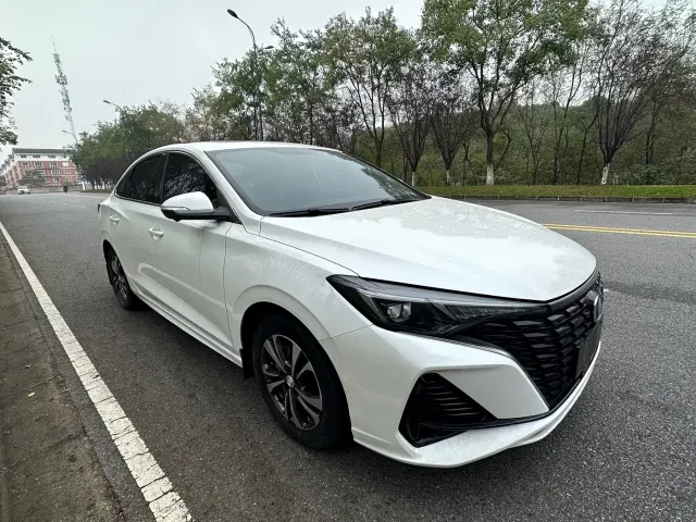 Changan Eado — Фото автомобиля 2