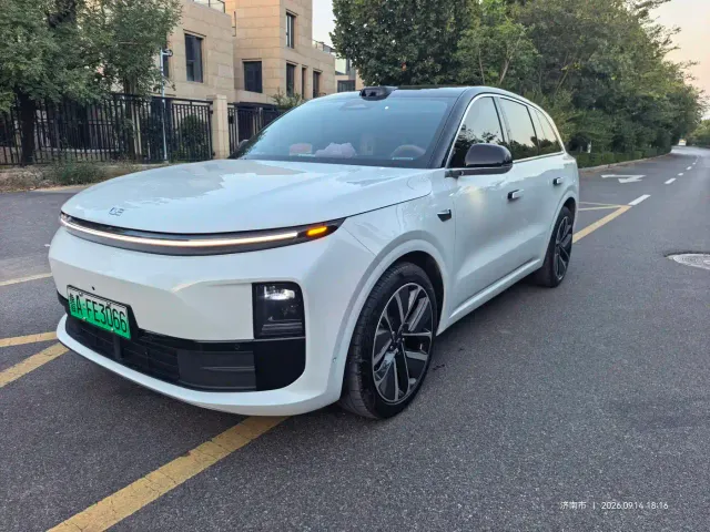 Фотография автомобиля — Li Auto L6