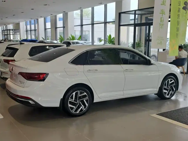 Volkswagen Sagitar — Фото автомобиля 3