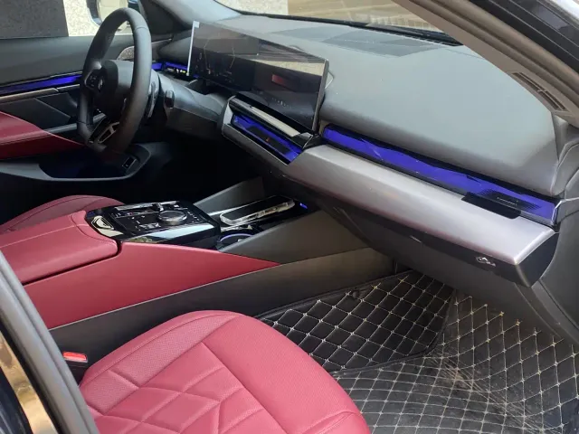 BMW 5 Series — Фото автомобиля 12