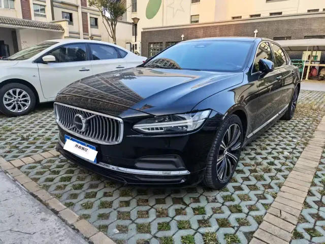 Volvo S90 — Фото автомобиля 3