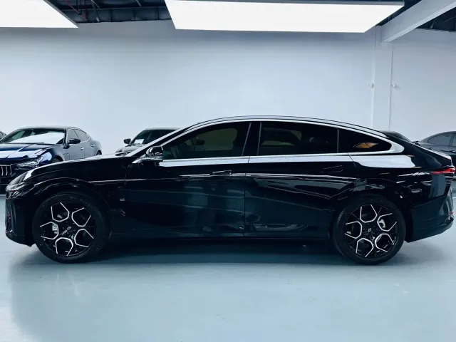 Changan Qiyuan A07 — Фото автомобиля 12