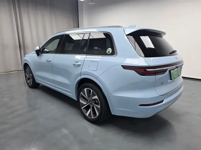 Li Auto ONE — Фото автомобиля 10
