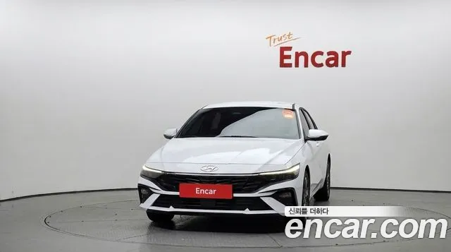 Hyundai Avante CN7 — Фото автомобиля 3