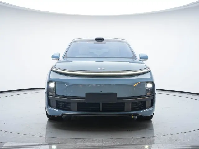 Li Auto L8 — Фото автомобиля 2