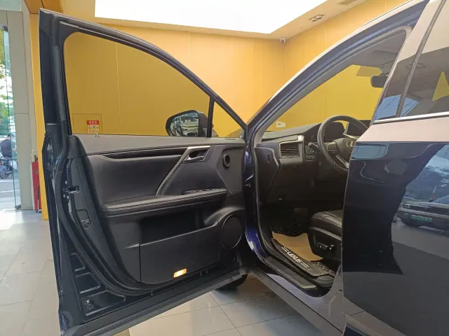 Lexus RX — Фото автомобиля 7