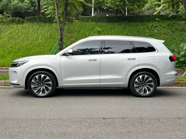 Aito M7 — Фото автомобиля 3
