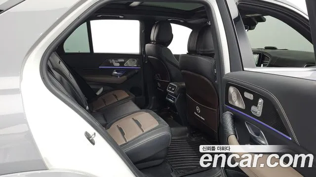 Mercedes-Benz GLE-Class — Фото автомобиля 12