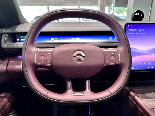 Nio ES8 — Фото автомобиля 21