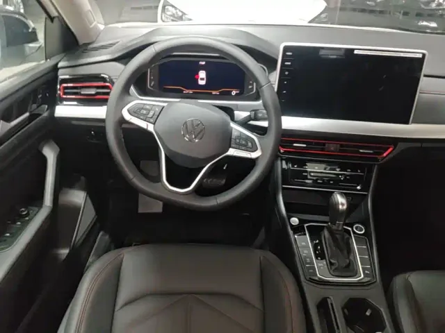 Volkswagen Lavida — Фото автомобиля 10
