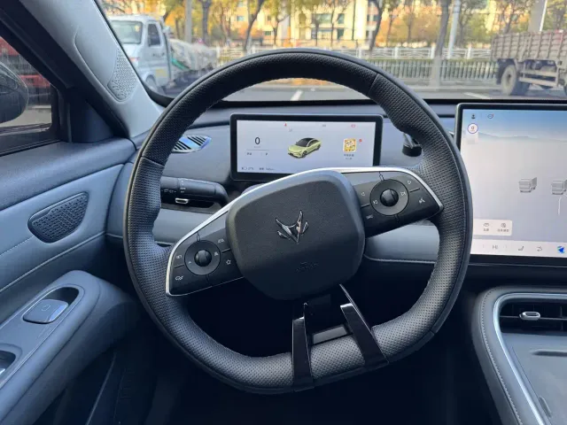 Arcfox S3 — Фото автомобиля 7