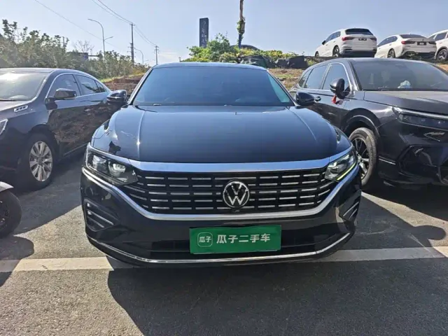 Volkswagen Passat — Фото автомобиля 2
