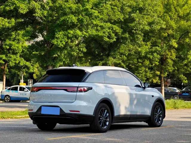 Leapmotor C11 — Фото автомобиля 7