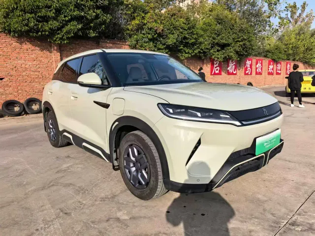 BYD Yuan UP — Фото автомобиля 2