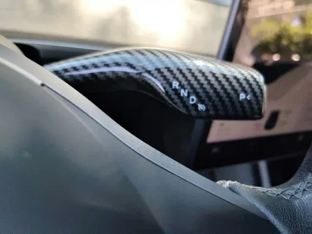 Tesla Model Y — Фото автомобиля 15