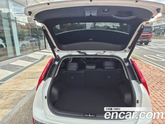 Kia Niro — Фото автомобиля 14