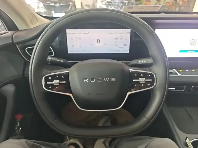 Roewe D7 — Фото автомобиля 10