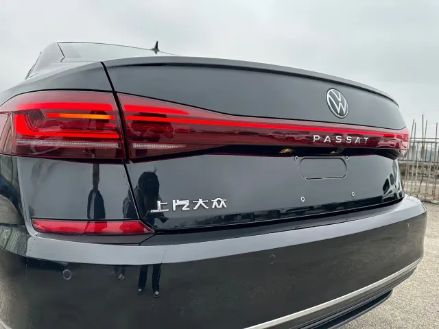 Volkswagen Passat — Фото автомобиля 7