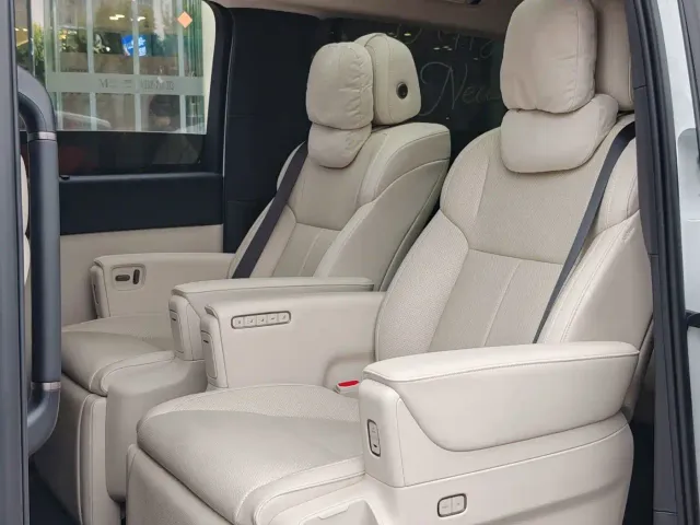Li Auto MEGA — Фото автомобиля 14