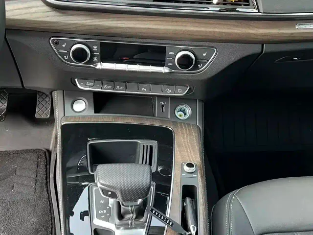 Audi Q5L — Фото автомобиля 8