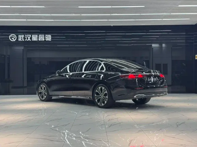 Mercedes-Benz E-Class — Фото автомобиля 5