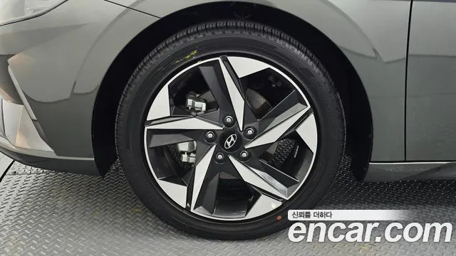 Hyundai Avante CN7 — Фото автомобиля 5