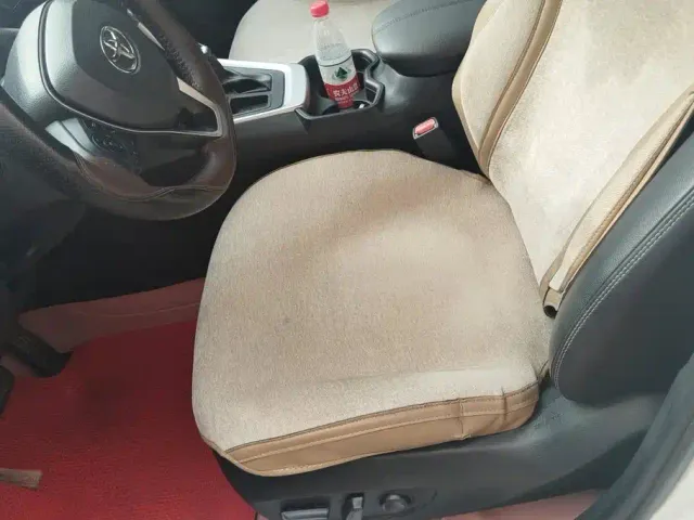 Toyota RAV4 — Фото автомобиля 9